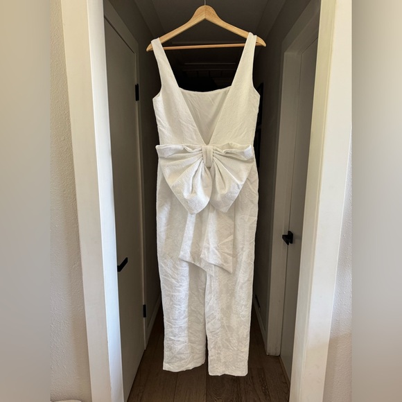 NWOT | Lulus | Exceptional Vision White Jacquard Removable Bow Jumpsuit | Sz M - Picture 7 of 10